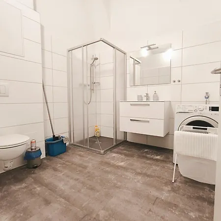 Apartment Mon 1 *
